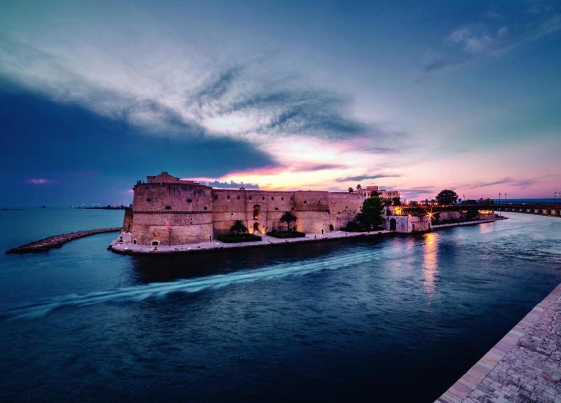 Lucky Corner Apartment Taranto Exterior photo